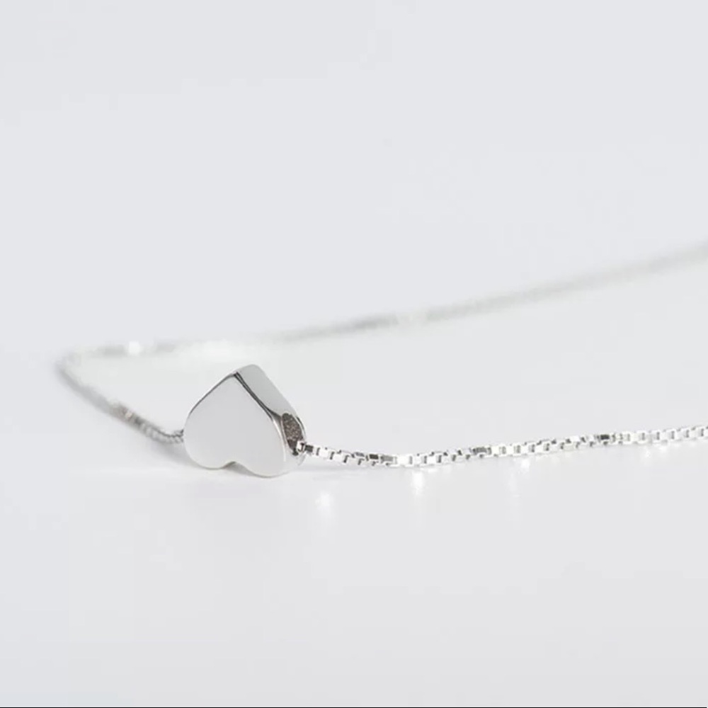 NEW SILVER HEART SHAPED PENDANT NECKLACE, NICE NECKLACE, CUTE NECKLACE - Picture 4 of 6